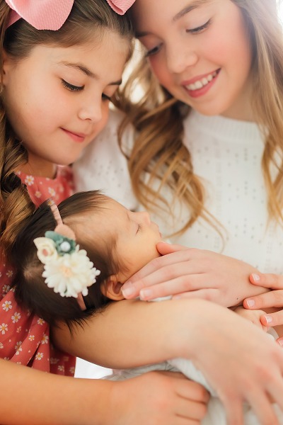 Utah county lifestyle newborn photographer